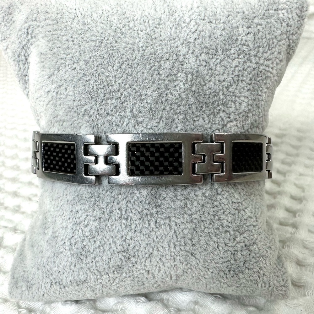 Stainless Steel w/ Black Carbon Fiber Inlay Men’s Bracelet